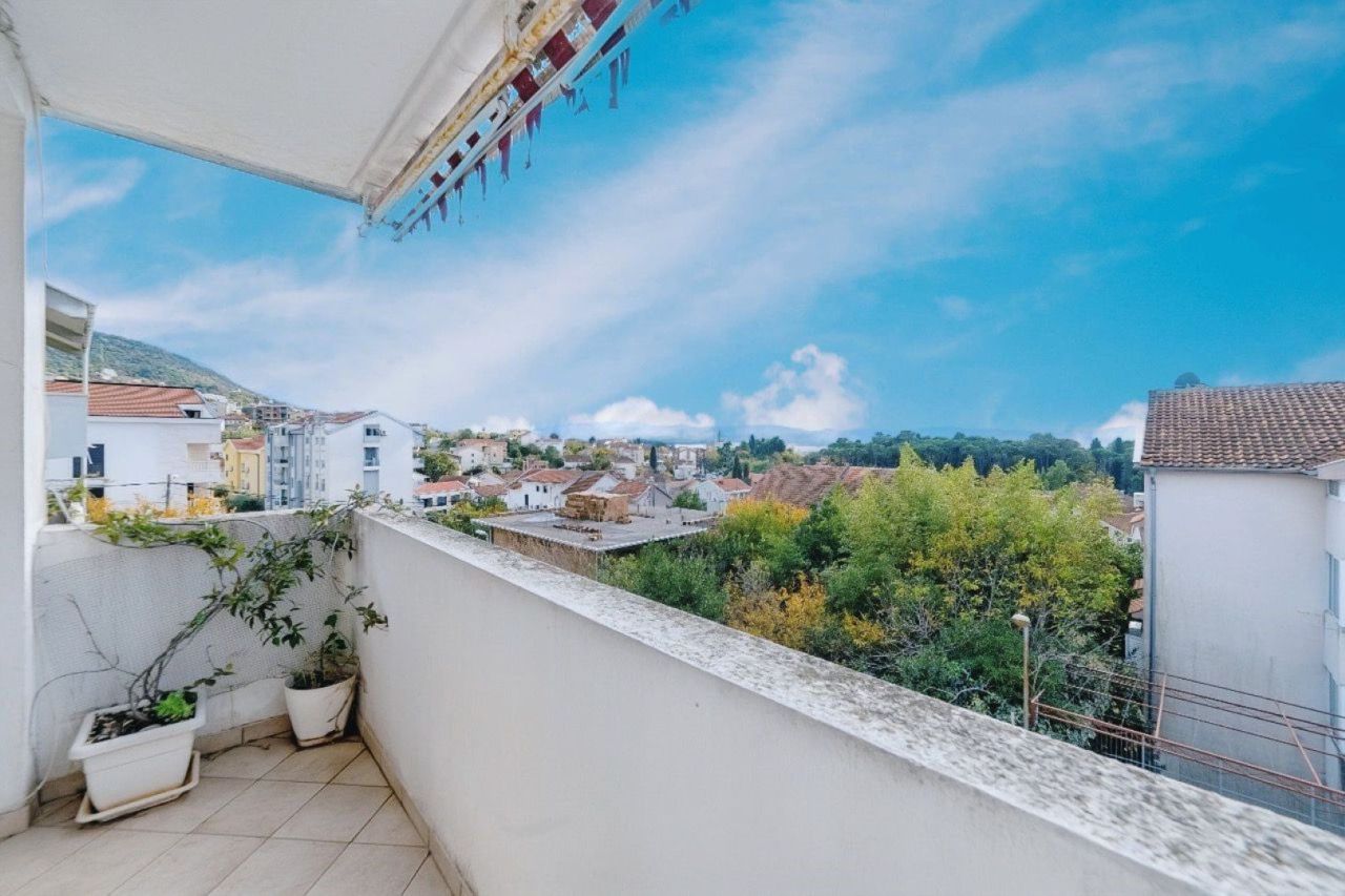 Апартаменты в Тивате, Черногория, 106 м² - фото 10