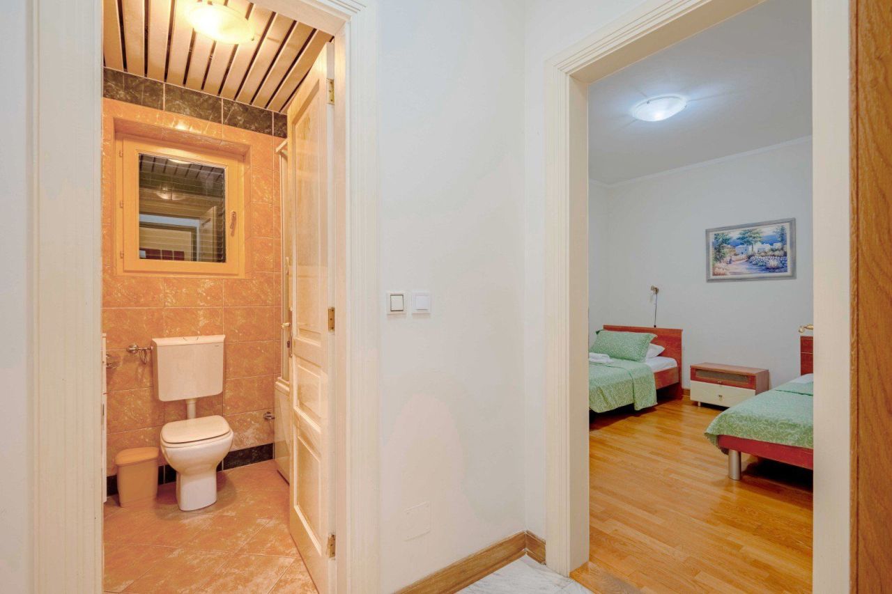 Апартаменты в Святом Стефане, Черногория, 131 м² - фото 11