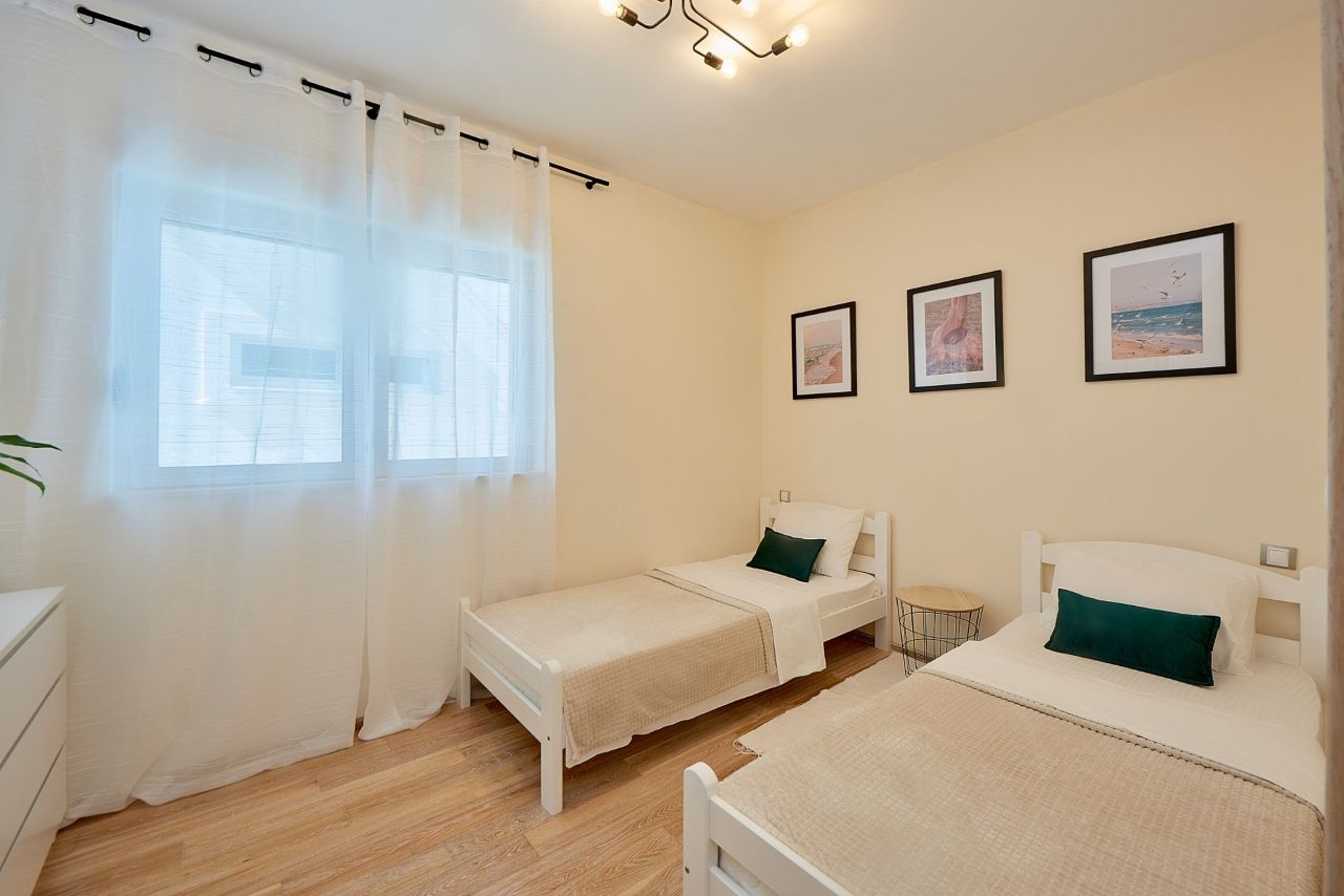 Апартаменты в Доброте, Черногория, 75 м² - фото 11