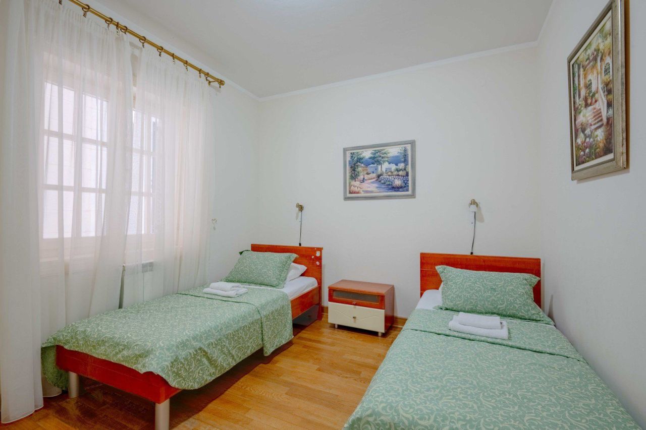 Апартаменты в Святом Стефане, Черногория, 131 м² - фото 12