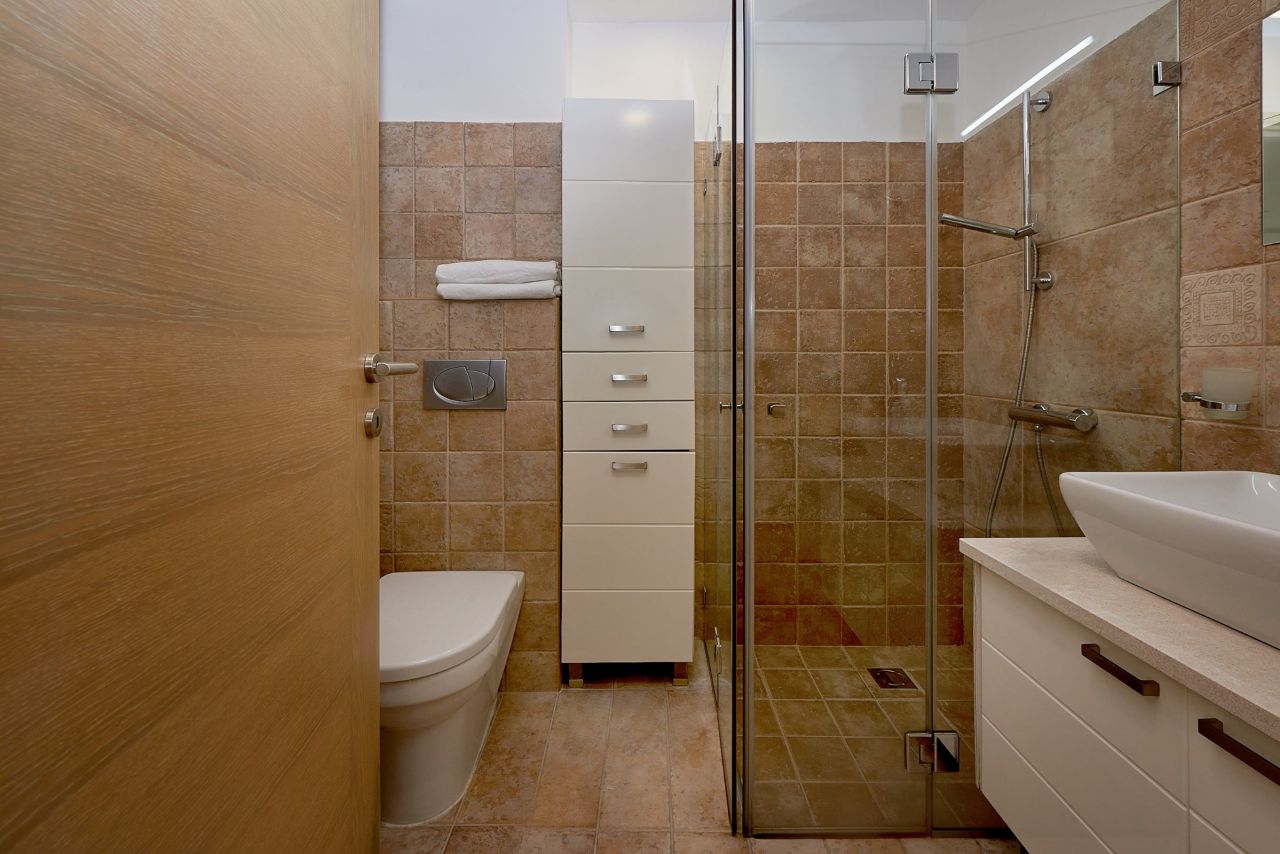 Апартаменты в Доброте, Черногория, 75 м² - фото 13