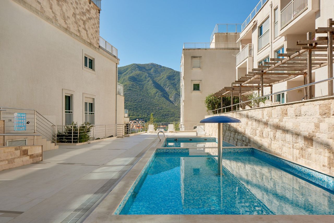 Апартаменты в Доброте, Черногория, 75 м² - фото 15