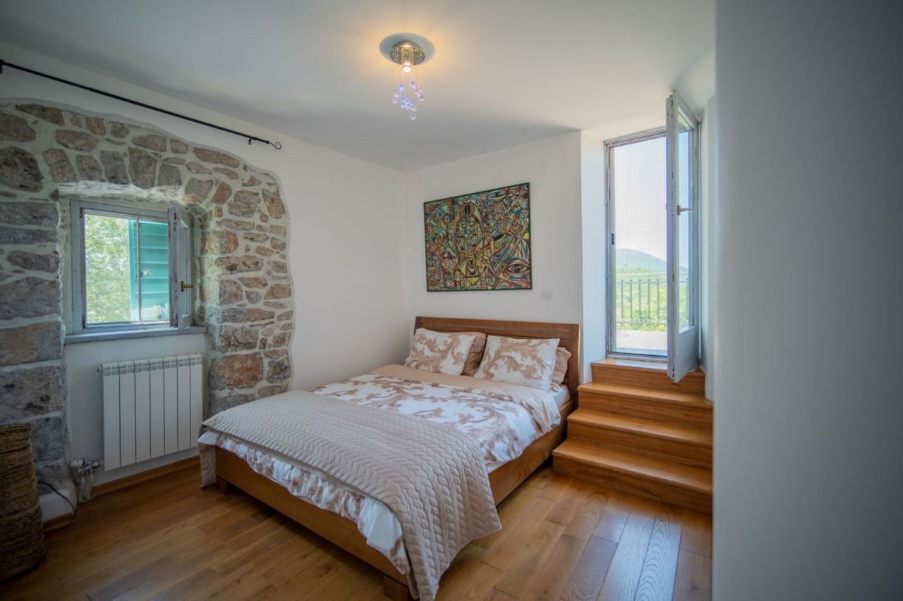 Дом в Тивате, Черногория, 170 м² - фото 15