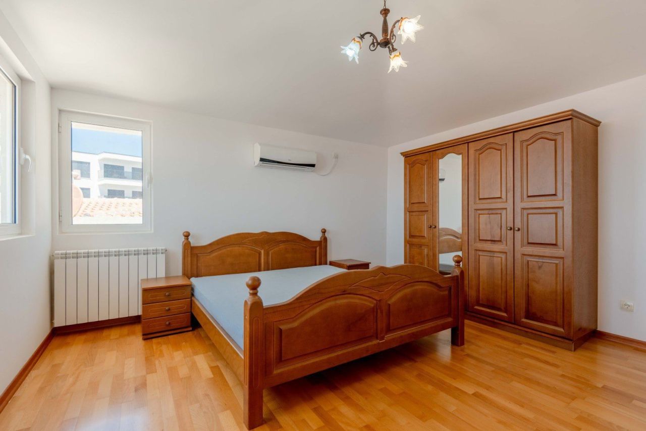 Вилла в Добра Воде, Черногория, 400 м² - фото 16