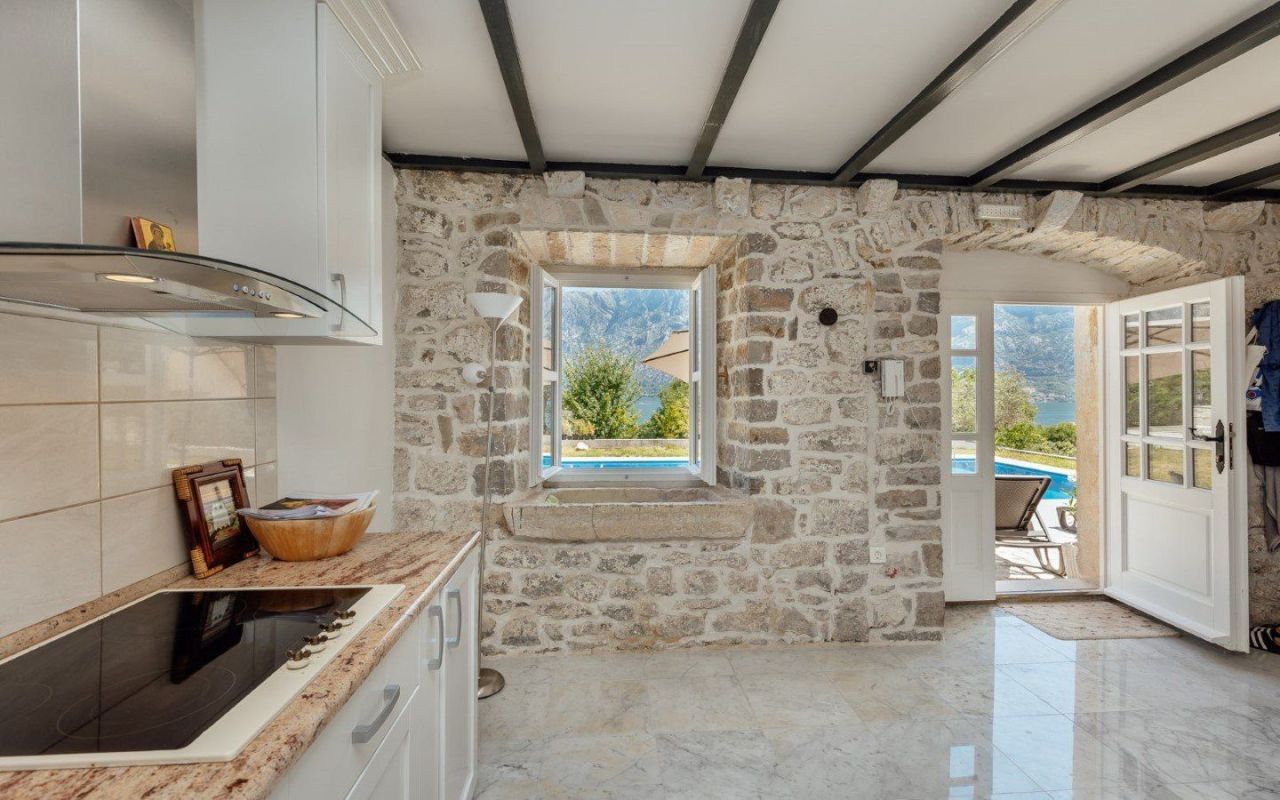 Вилла в Прчани, Черногория, 800 м² - фото 17