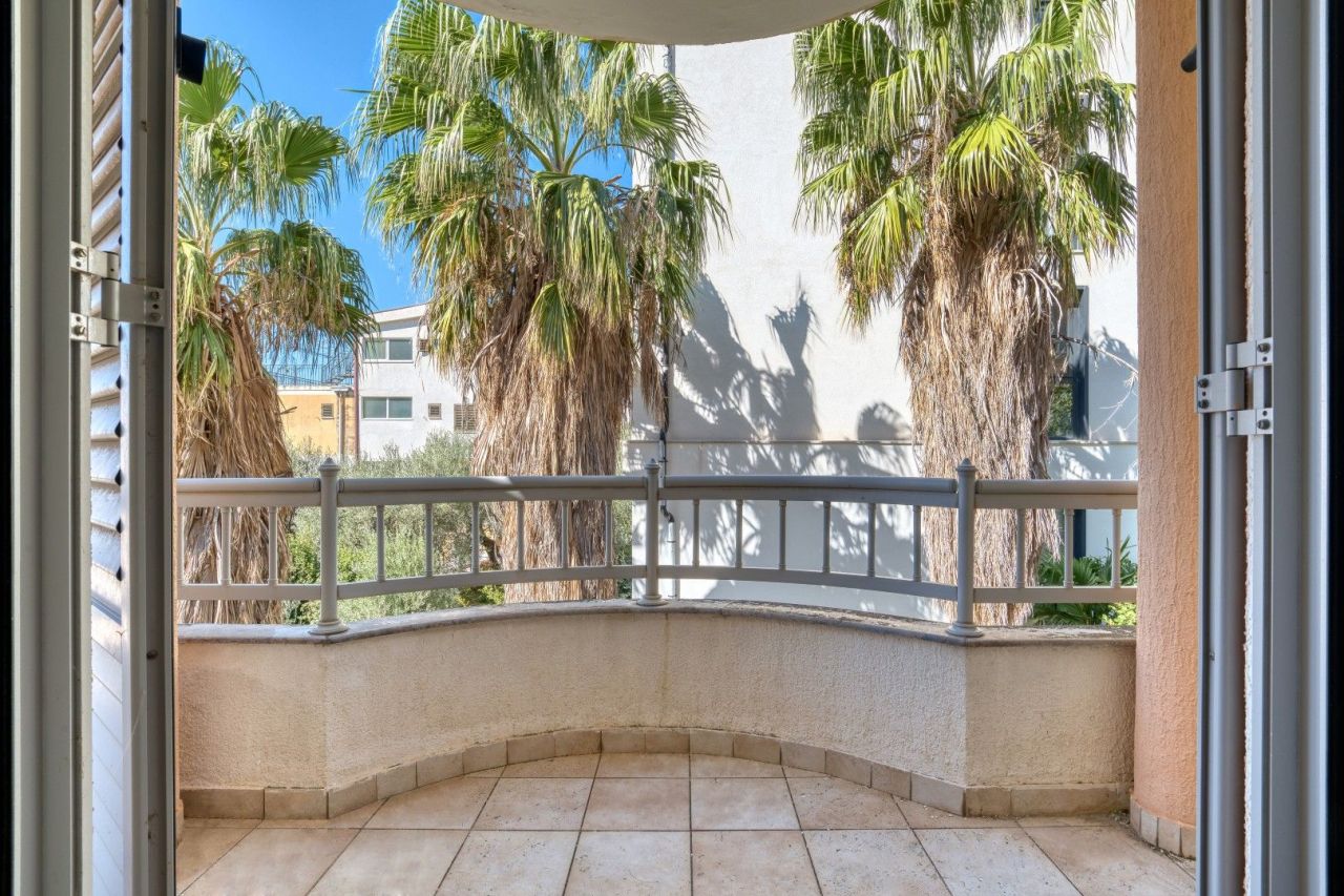 Апартаменты в Святом Стефане, Черногория, 146 м² - фото 18