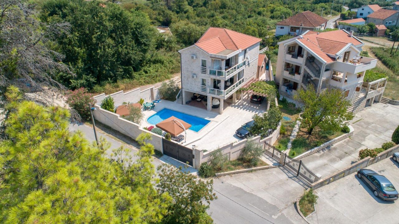 Вилла в Тивате, Черногория, 267 м² - фото 18