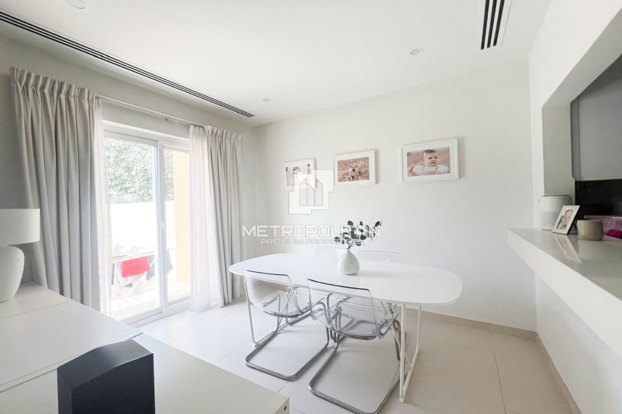 Таунхаус в Дубае, ОАЭ, 160 м² - фото 1