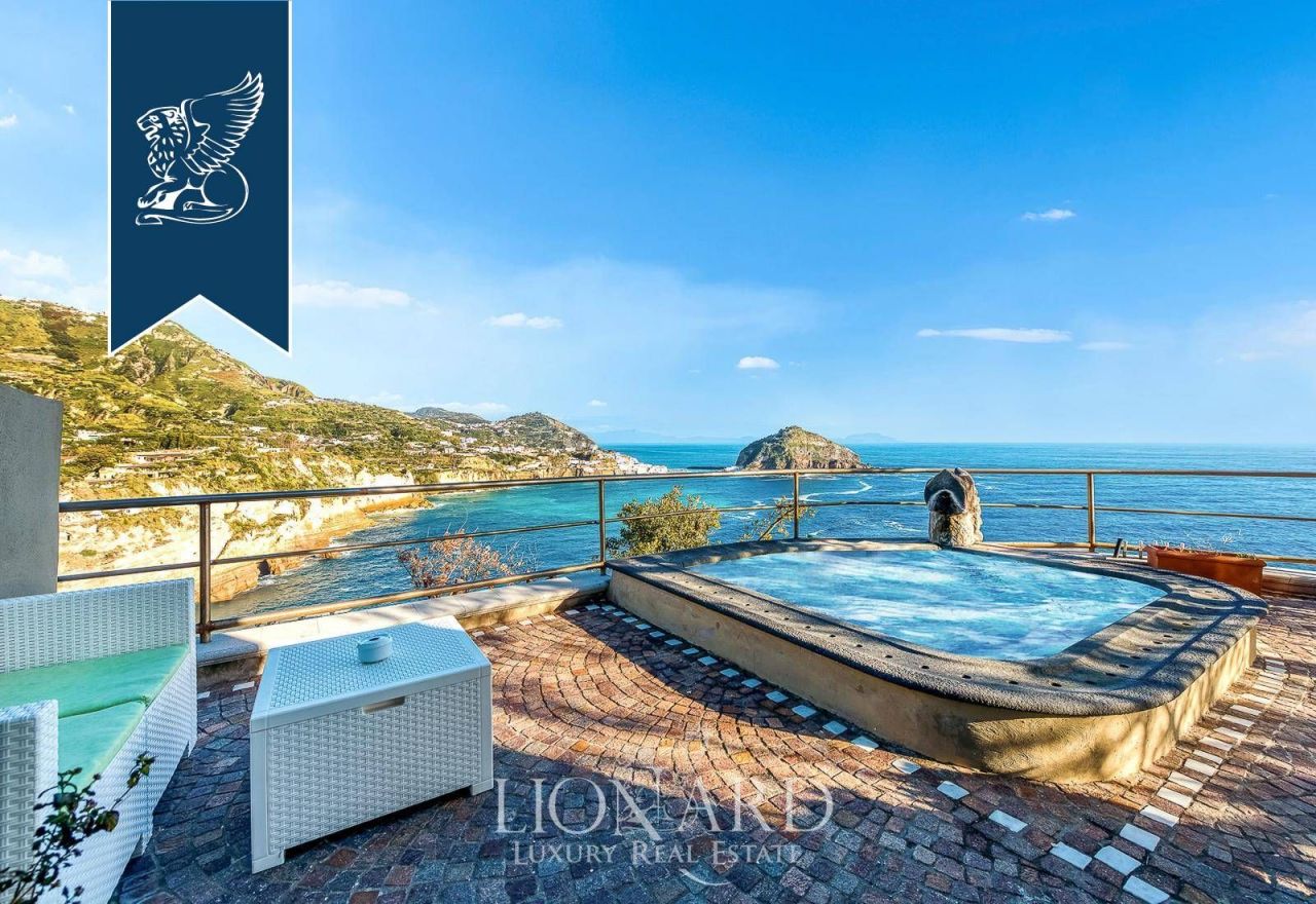 Отель, гостиница в Неаполе, Италия, 2 000 м² - фото 19