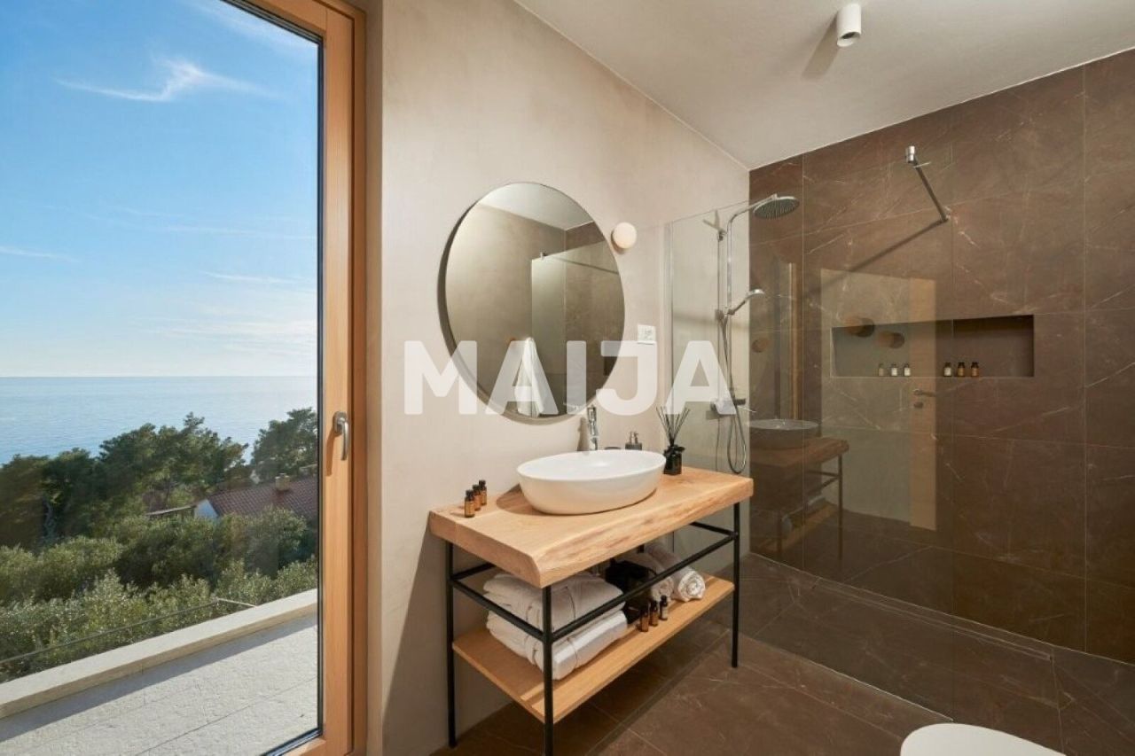 Вилла на Хваре, Хорватия, 240 м² - фото 16