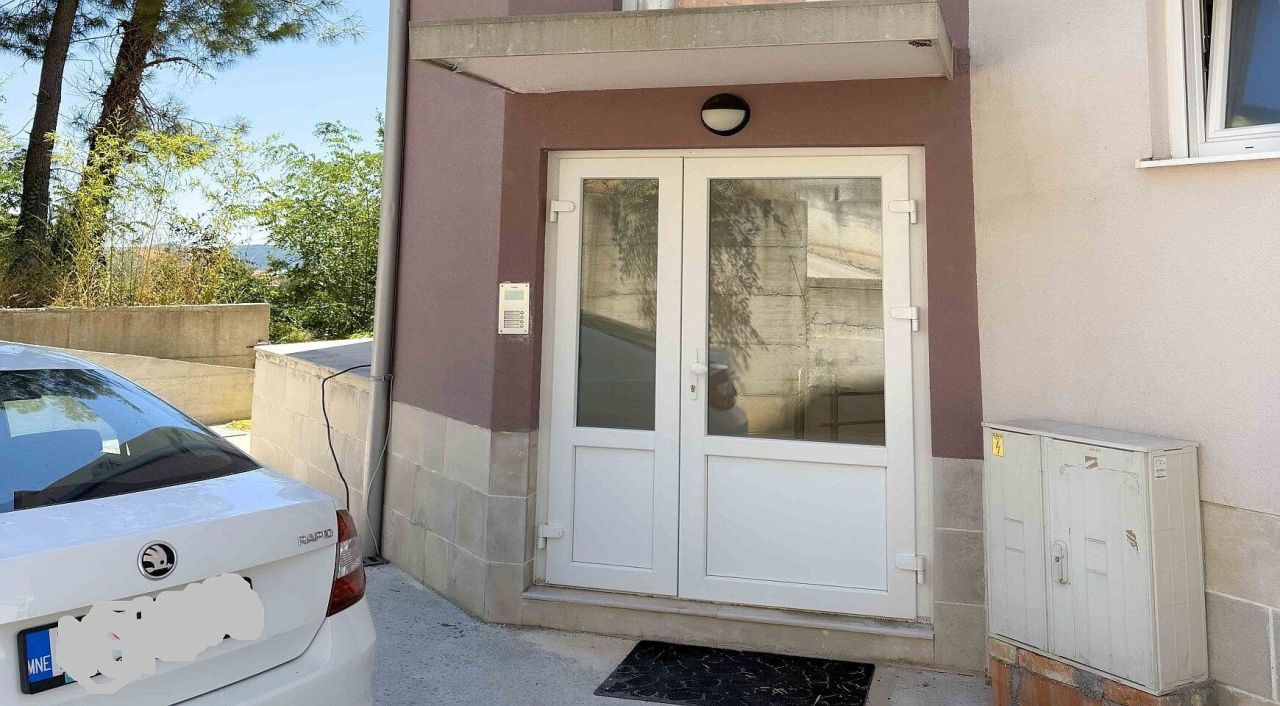 Апартаменты в Тивате, Черногория, 72 м² - фото 10