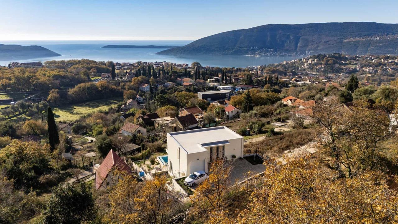 Вилла в Херцег-Нови, Черногория, 298 м² - фото 1