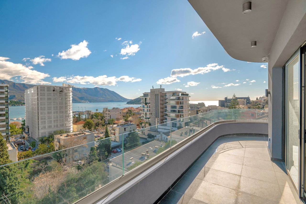 Апартаменты в Будве, Черногория, 149 м² - фото 1