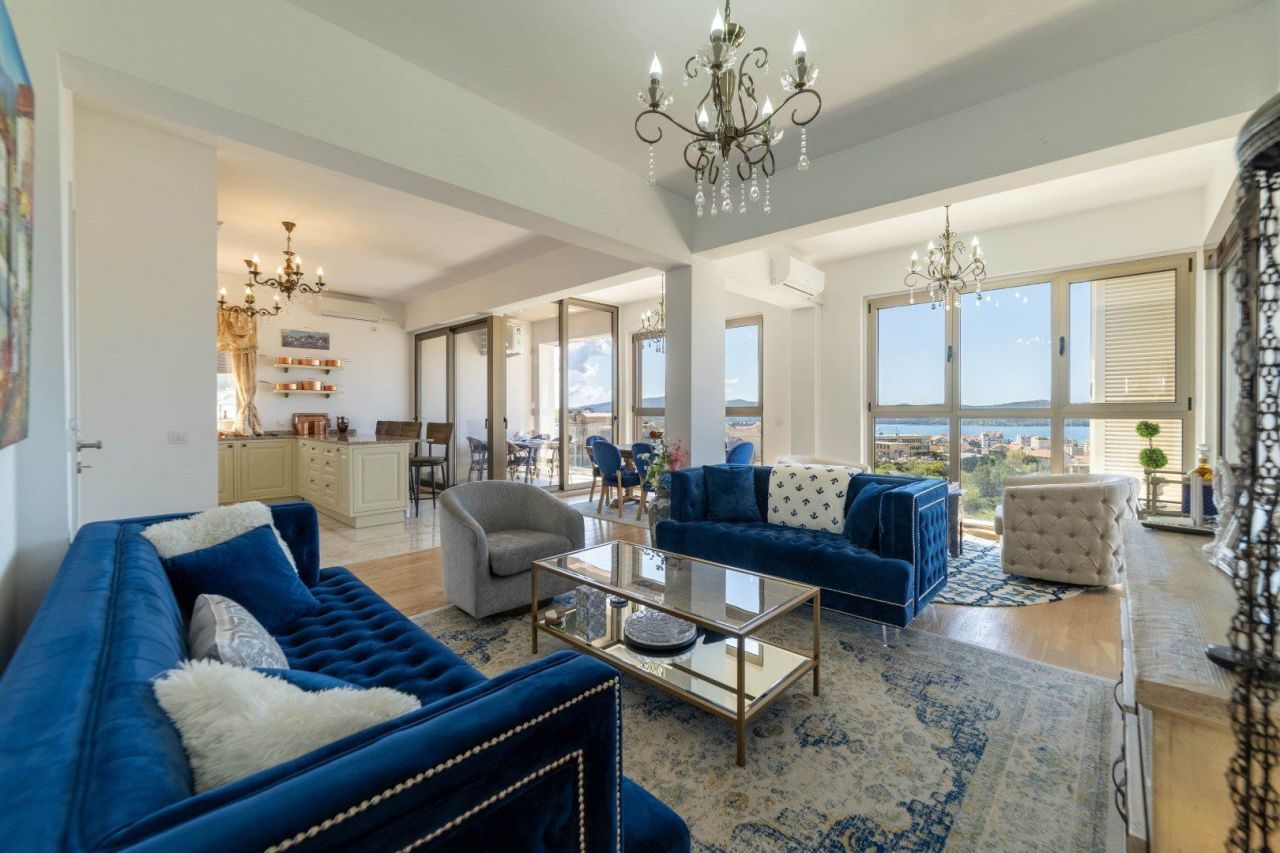Апартаменты в Тивате, Черногория, 120 м² - фото 1
