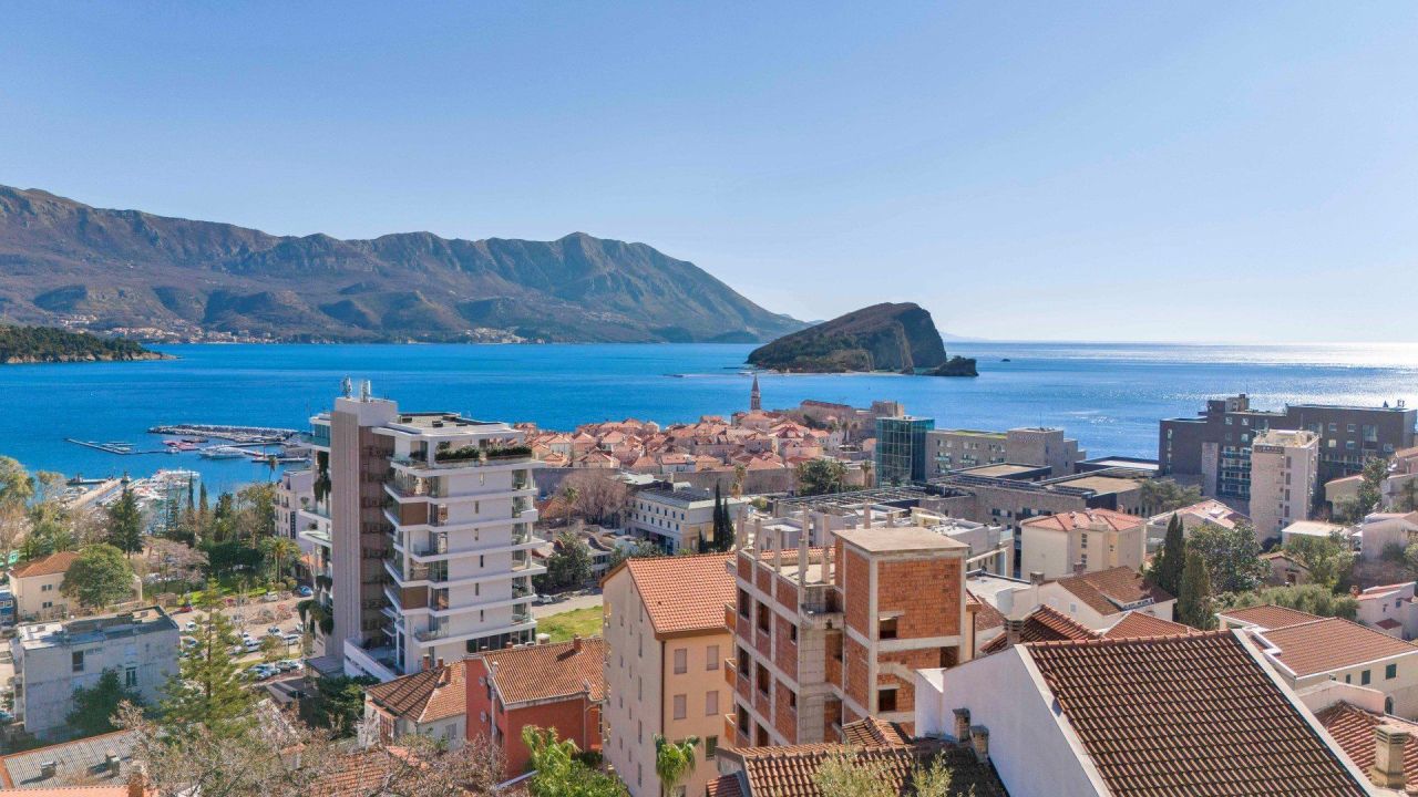 Апартаменты в Будве, Черногория, 125 м² - фото 1