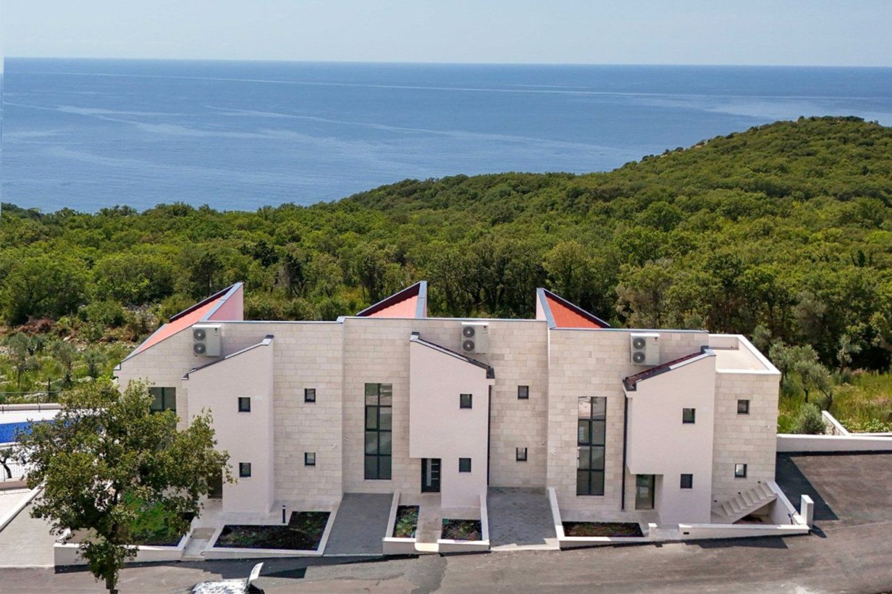 Дом в Режевичах, Черногория, 196 м² - фото 1