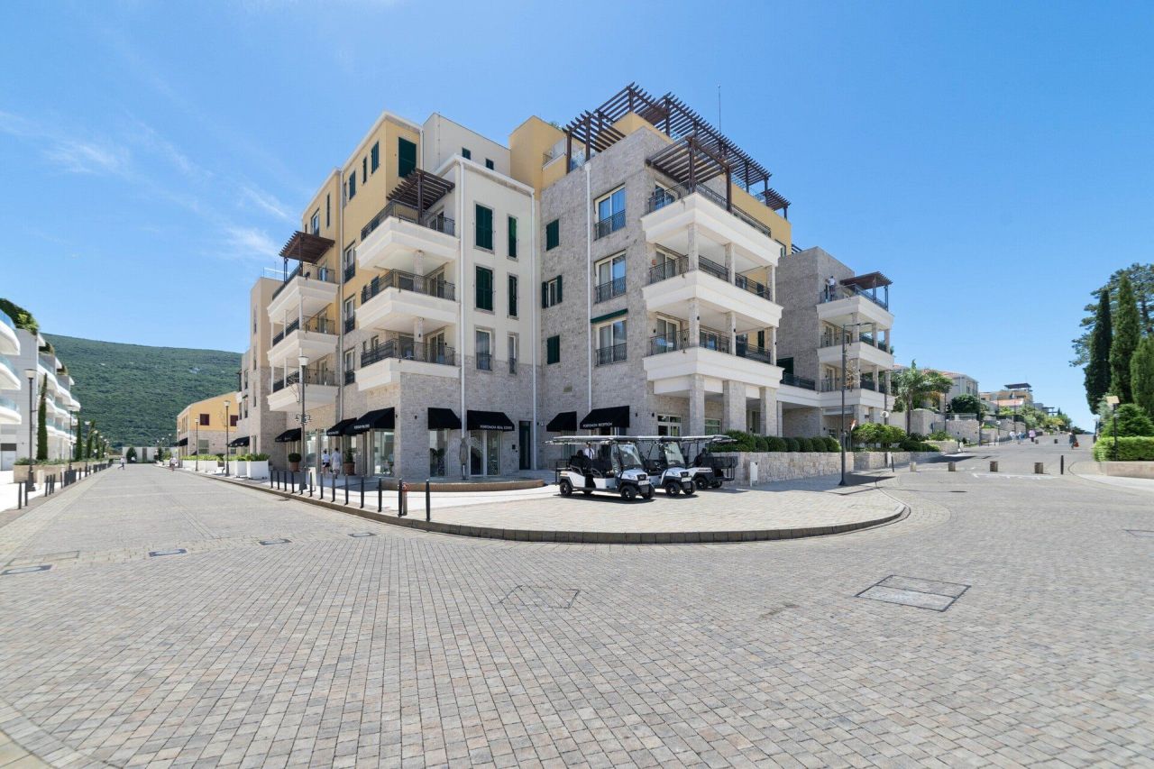 Апартаменты в Херцег-Нови, Черногория, 88 м² - фото 2