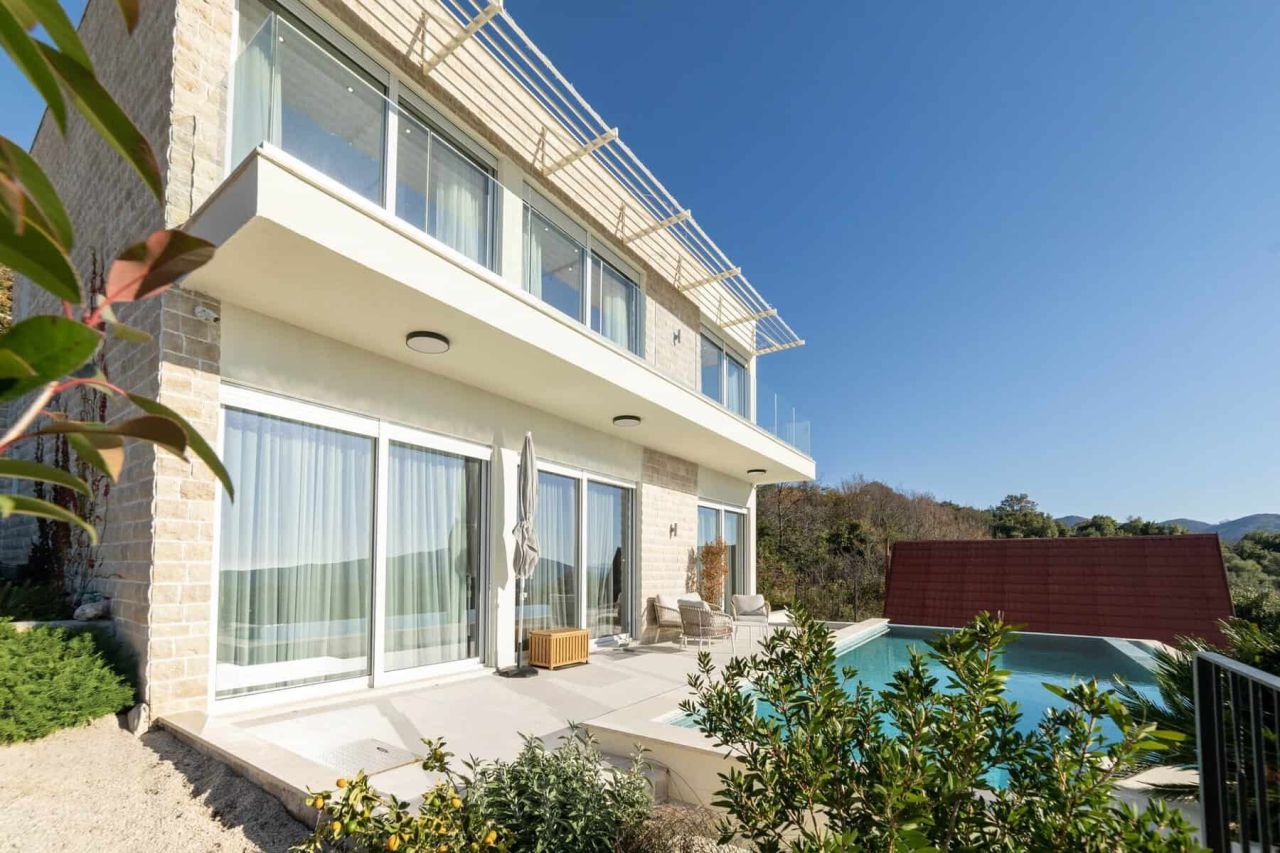 Вилла в Херцег-Нови, Черногория, 298 м² - фото 2