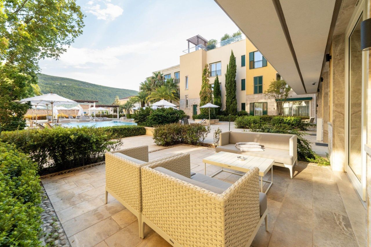 Апартаменты в Херцег-Нови, Черногория, 90 м² - фото 3