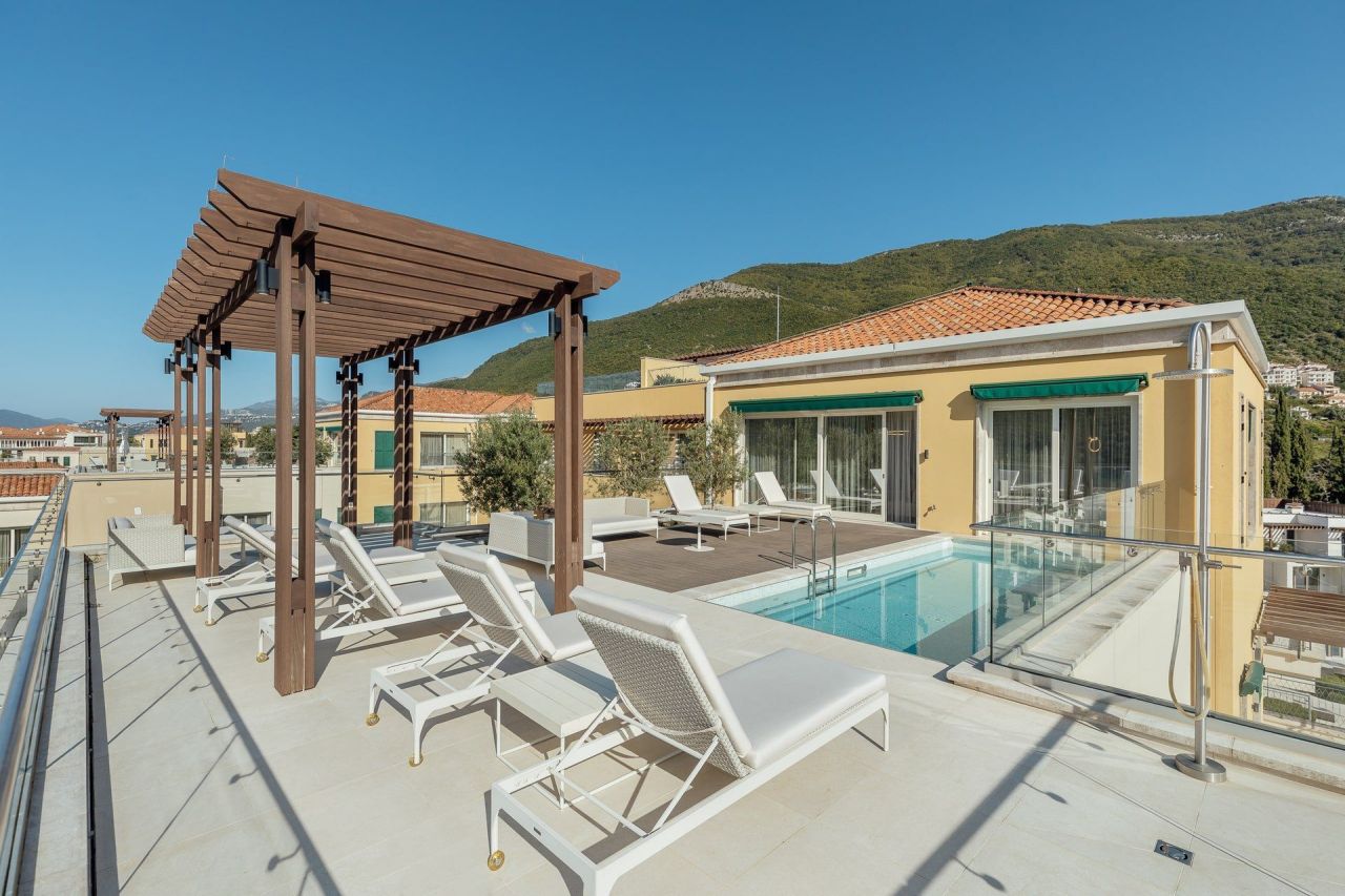 Апартаменты в Херцег-Нови, Черногория, 382 м² - фото 3