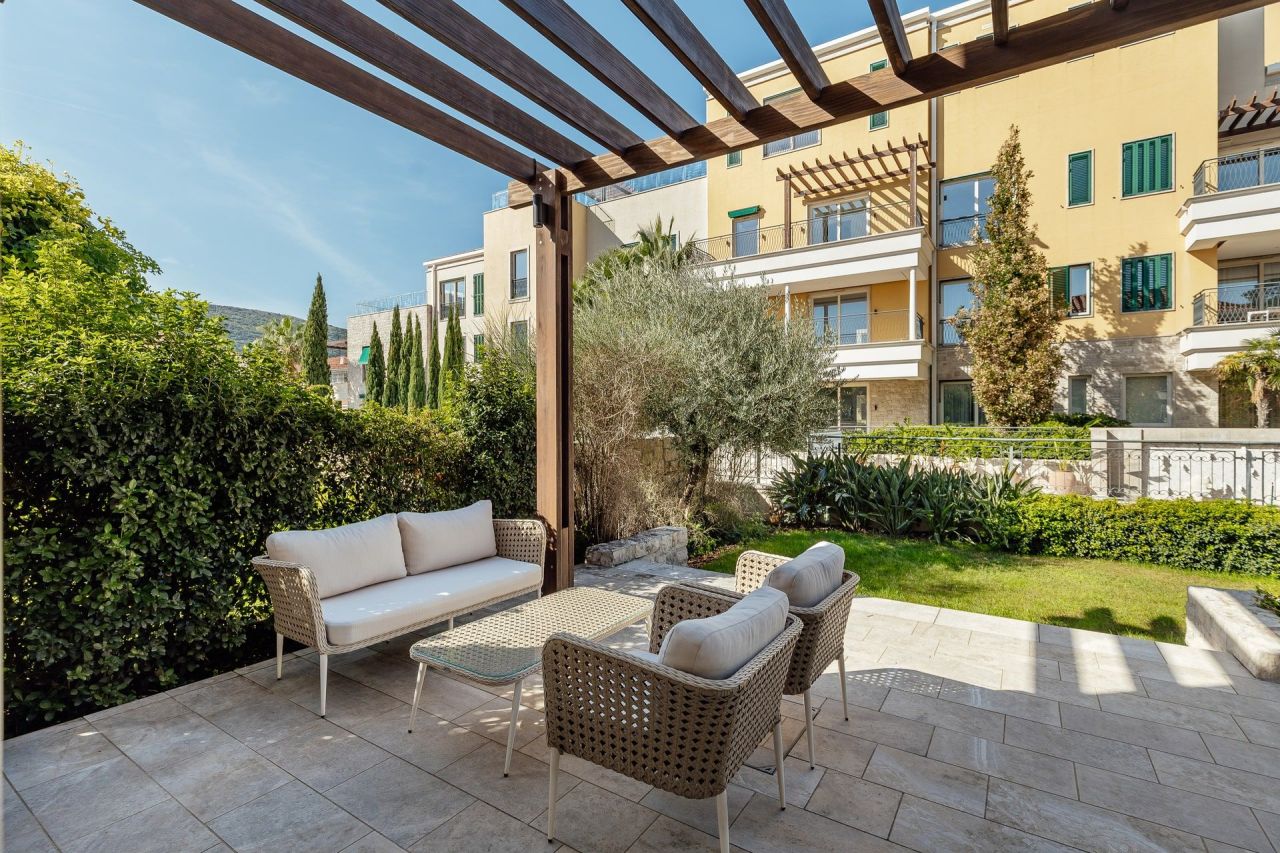 Апартаменты в Херцег-Нови, Черногория, 275 м² - фото 4