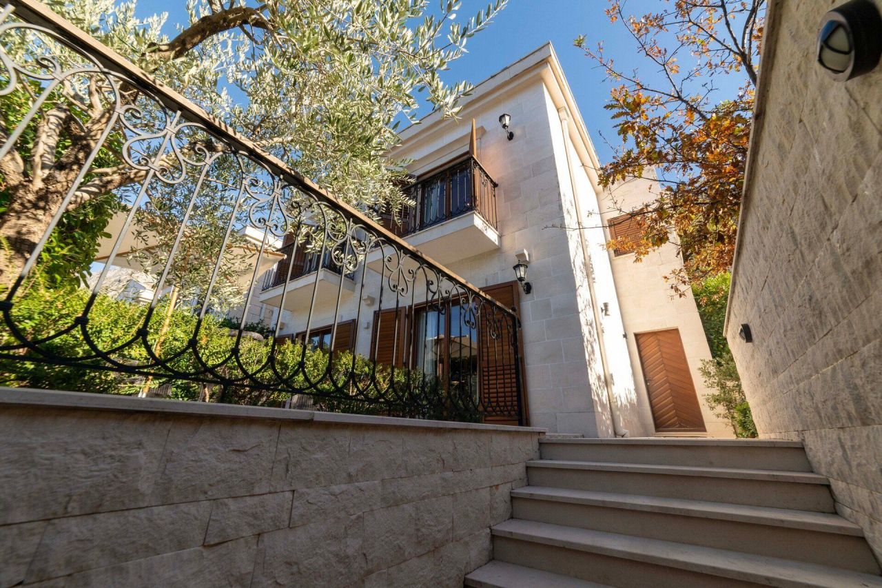 Вилла в Доброте, Черногория, 193 м² - фото 4