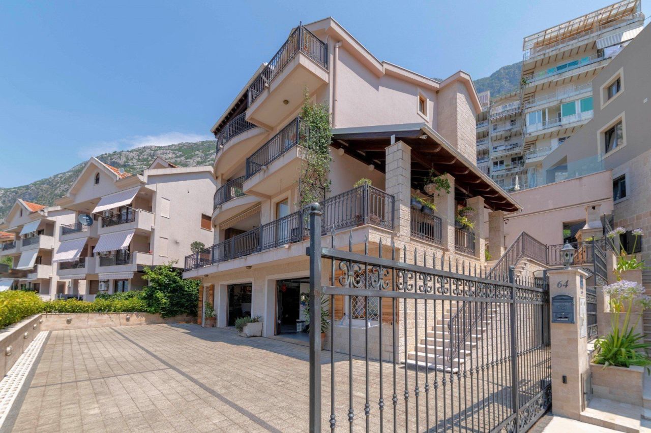 Дом в Доброте, Черногория, 507 м² - фото 4