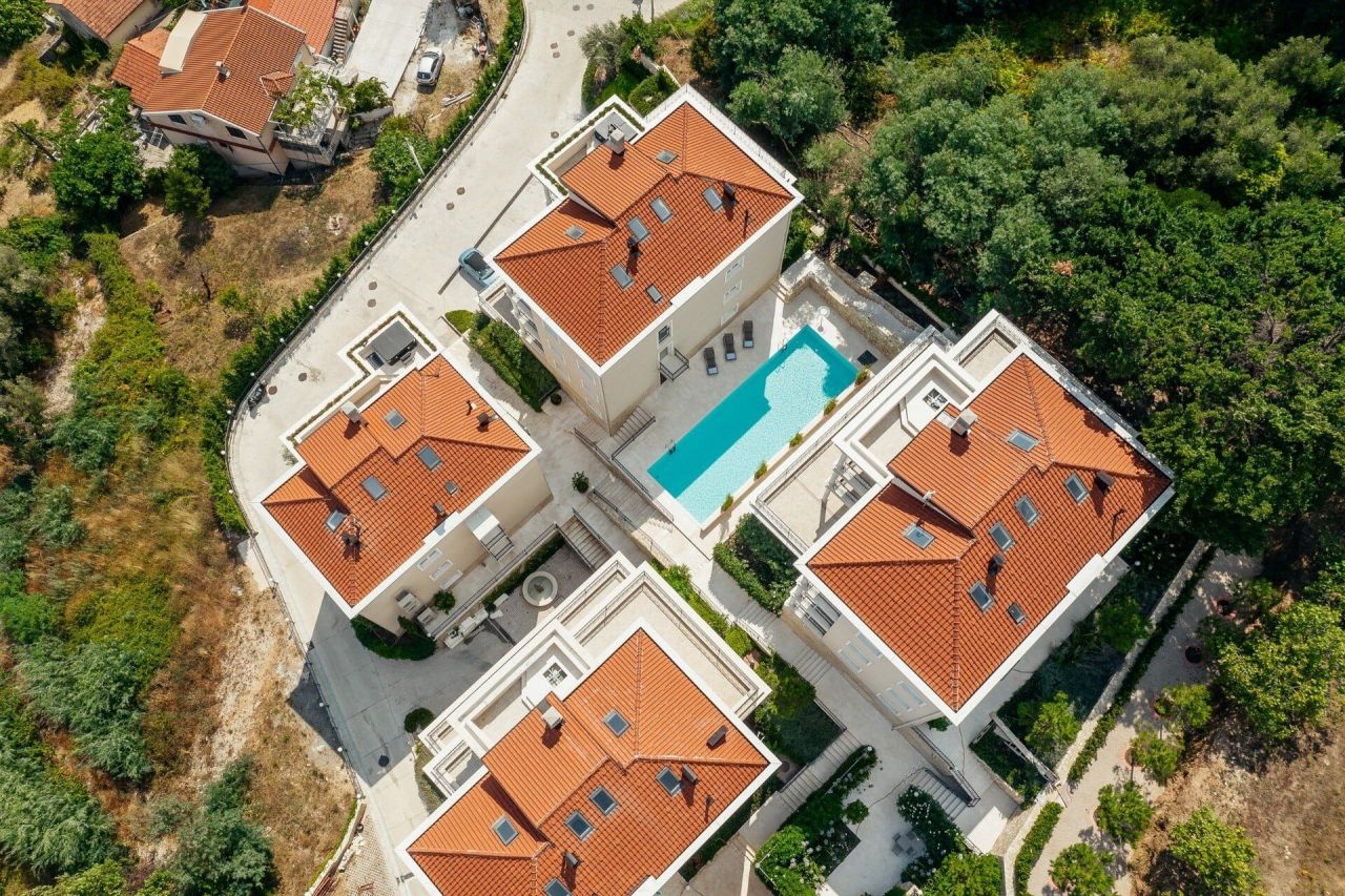 Апартаменты в Херцег-Нови, Черногория, 134 м² - фото 5