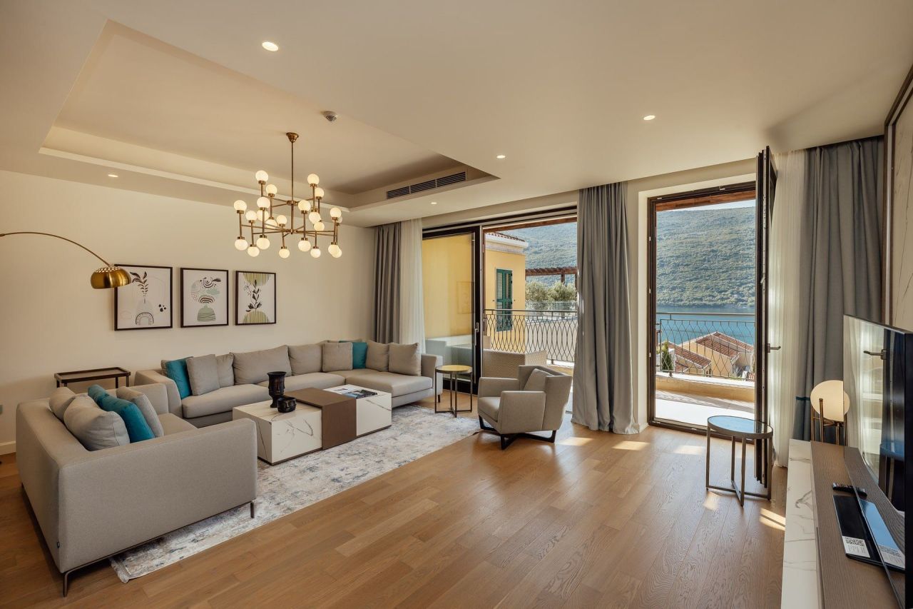 Апартаменты в Херцег-Нови, Черногория, 290 м² - фото 5