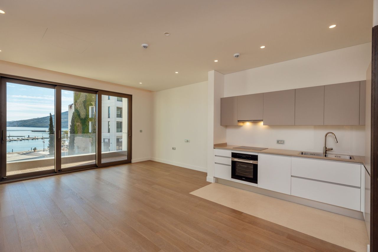 Апартаменты в Херцег-Нови, Черногория, 82 м² - фото 6