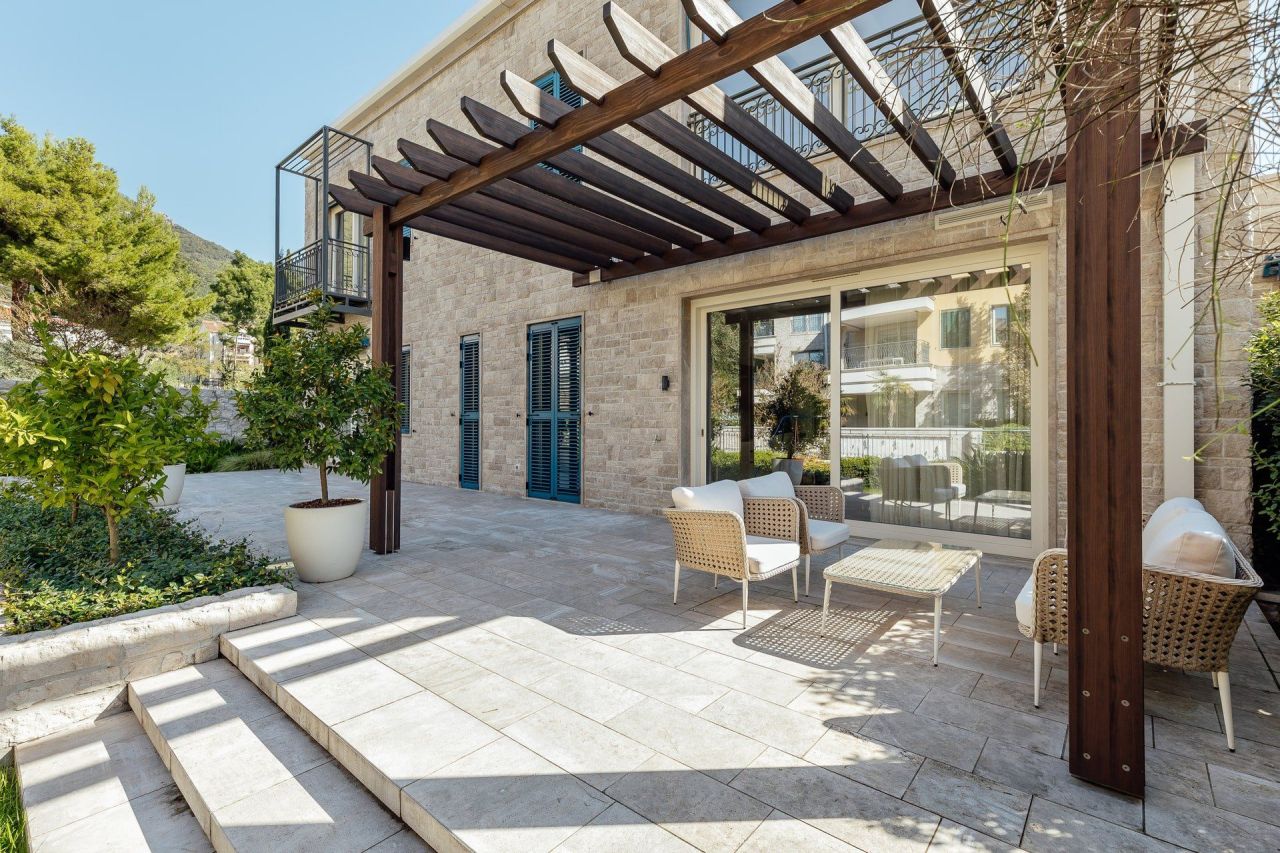 Апартаменты в Херцег-Нови, Черногория, 275 м² - фото 6