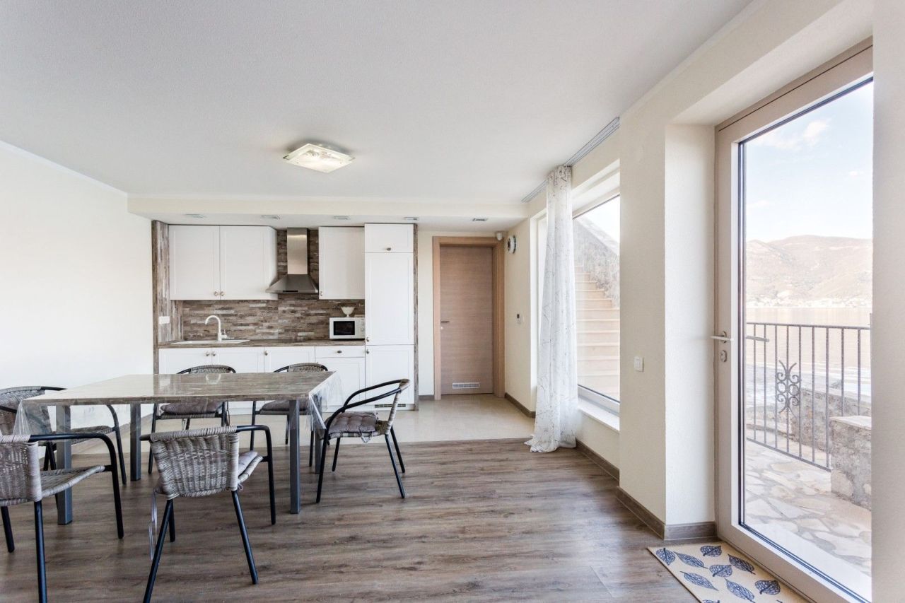 Вилла в Крашичах, Черногория, 240 м² - фото 7