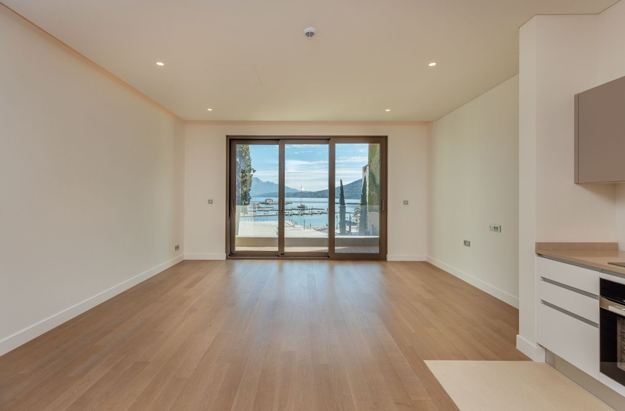 Апартаменты в Херцег-Нови, Черногория, 82 м² - фото 8