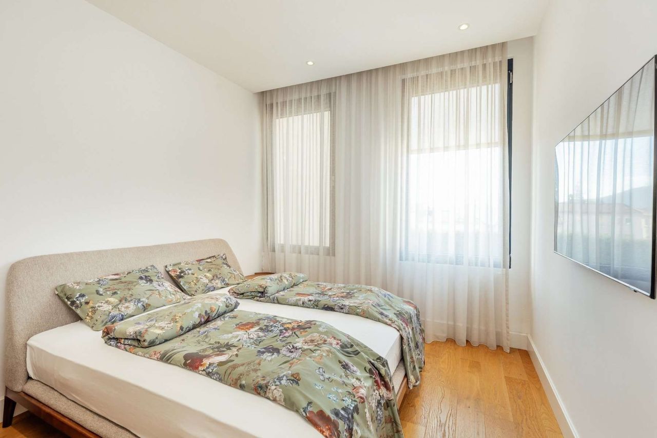 Апартаменты в Тивате, Черногория, 103 м² - фото 8