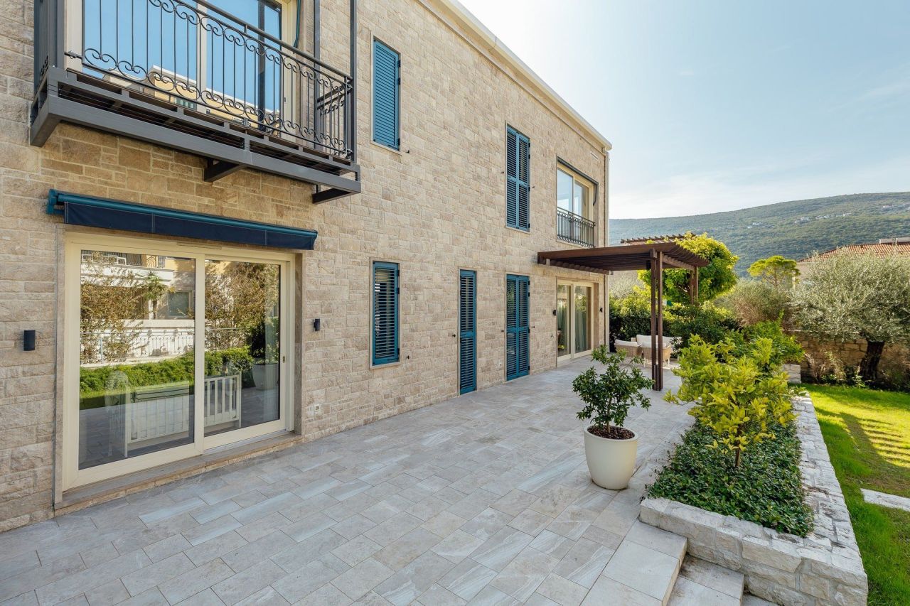 Апартаменты в Херцег-Нови, Черногория, 275 м² - фото 8