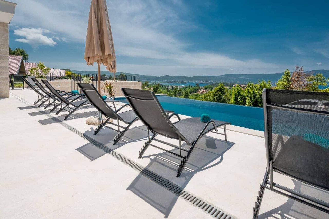 Дом в Тивате, Черногория, 250 м² - фото 9