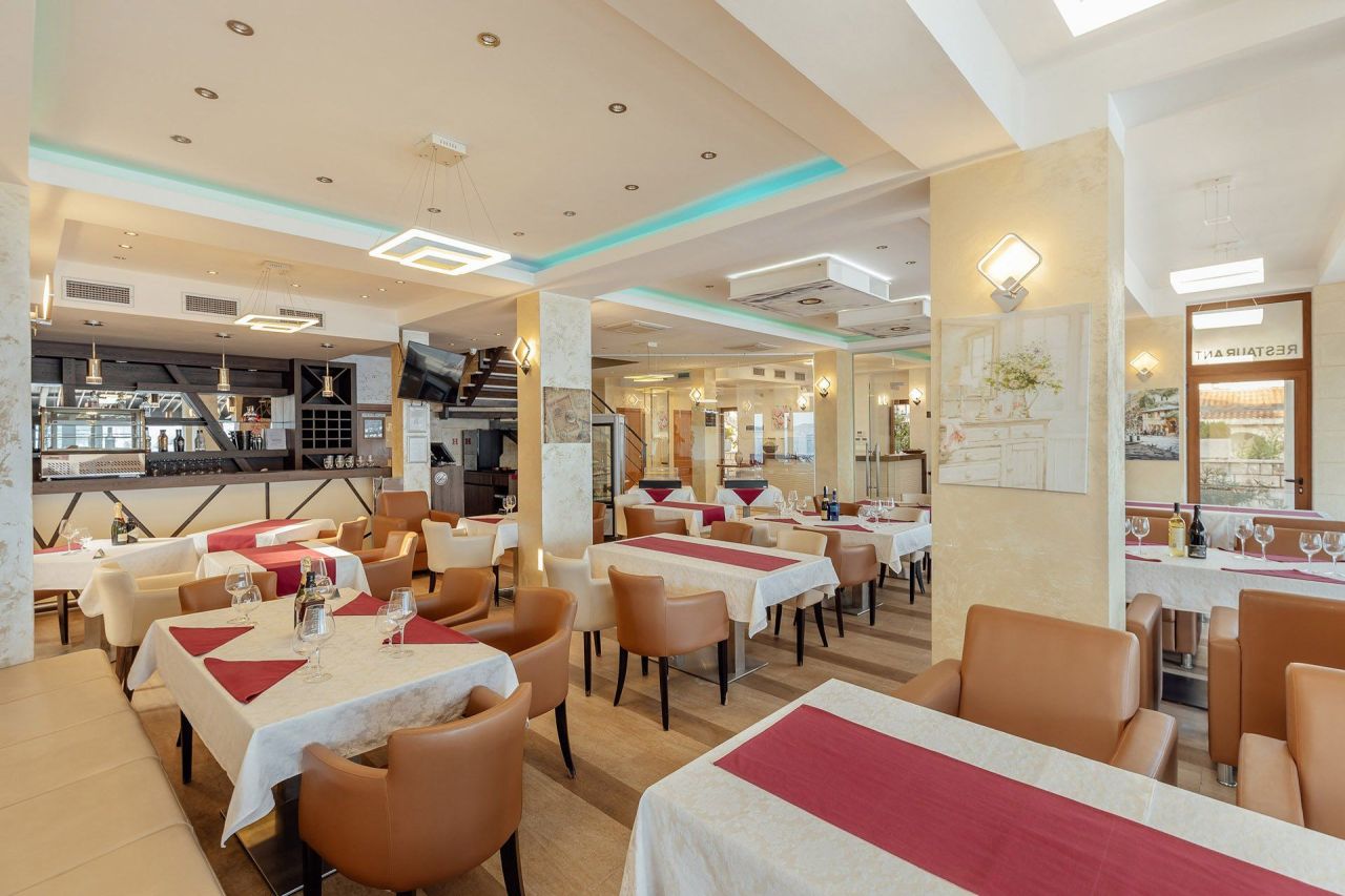 Отель, гостиница в Биеле, Черногория, 784 м² - фото 9