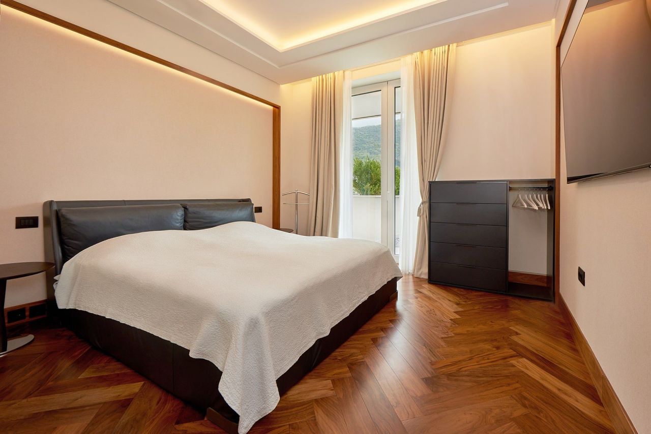 Апартаменты в Тивате, Черногория, 152 м² - фото 9