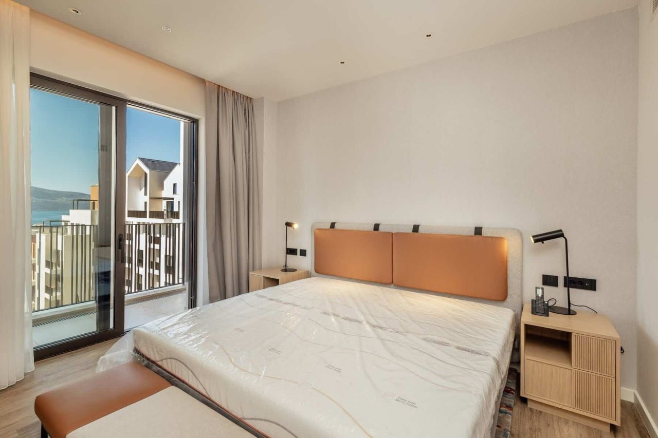 Апартаменты в Тивате, Черногория, 86 м² - фото 11