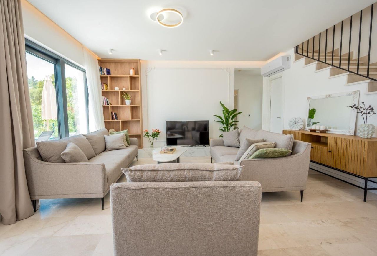 Дом в Тивате, Черногория, 250 м² - фото 11