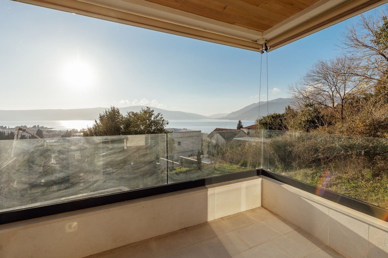 Апартаменты в Тивате, Черногория, 103 м² - фото 11