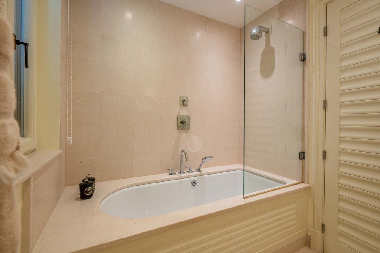 Апартаменты в Тивате, Черногория, 121 м² - фото 11