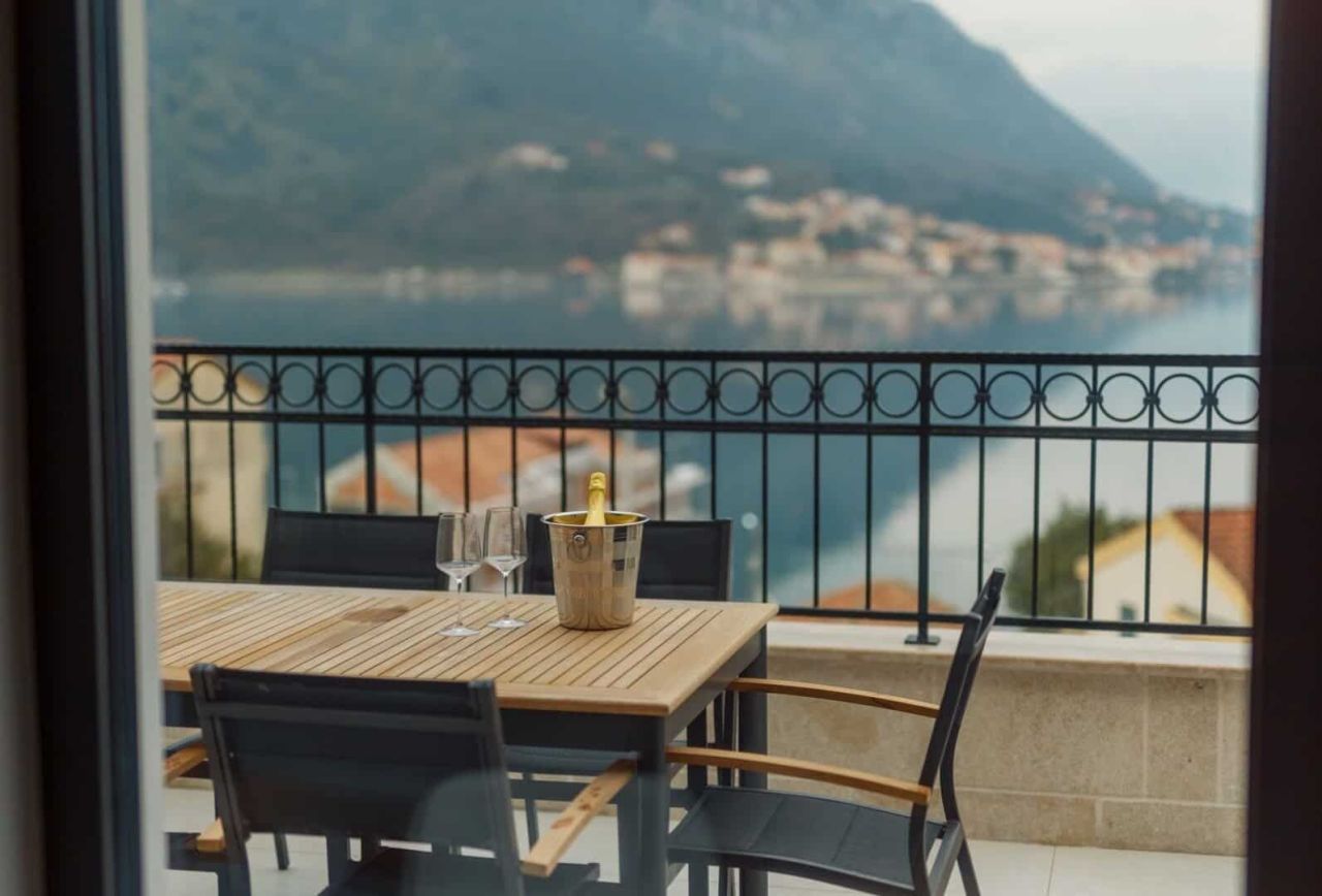 Апартаменты в Доброте, Черногория, 204 м² - фото 11