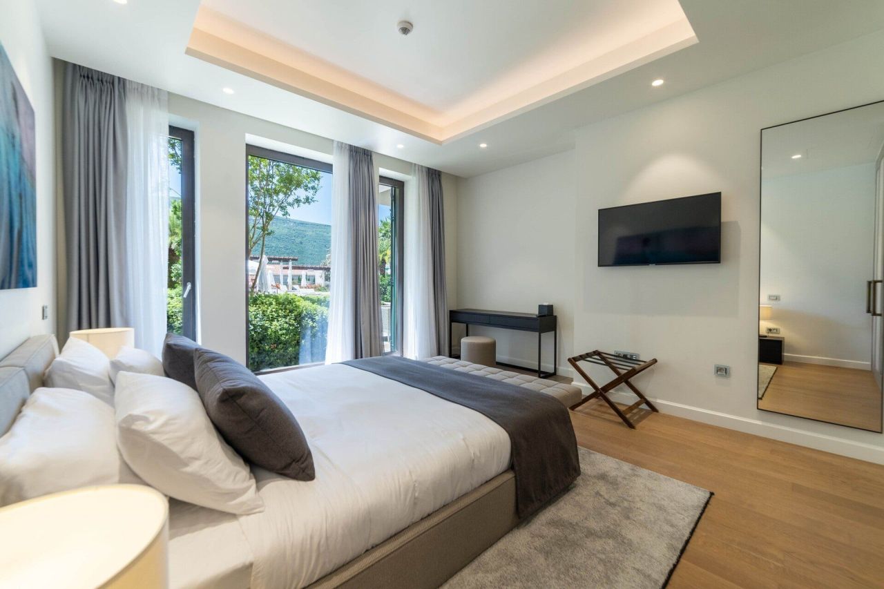 Апартаменты в Херцег-Нови, Черногория, 90 м² - фото 12