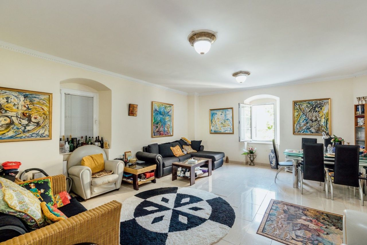 Коммерческая недвижимость в Будве, Черногория, 268 м² - фото 12