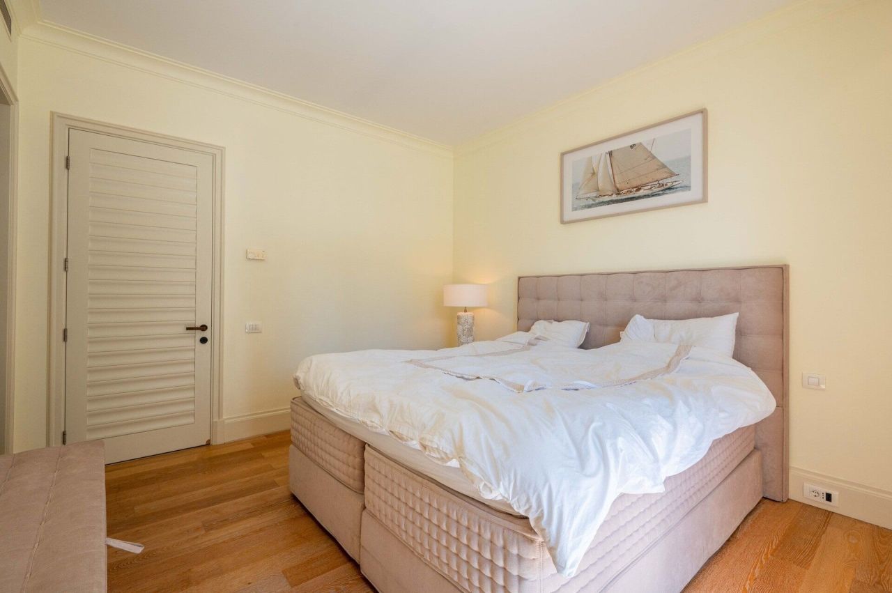 Апартаменты в Тивате, Черногория, 121 м² - фото 12