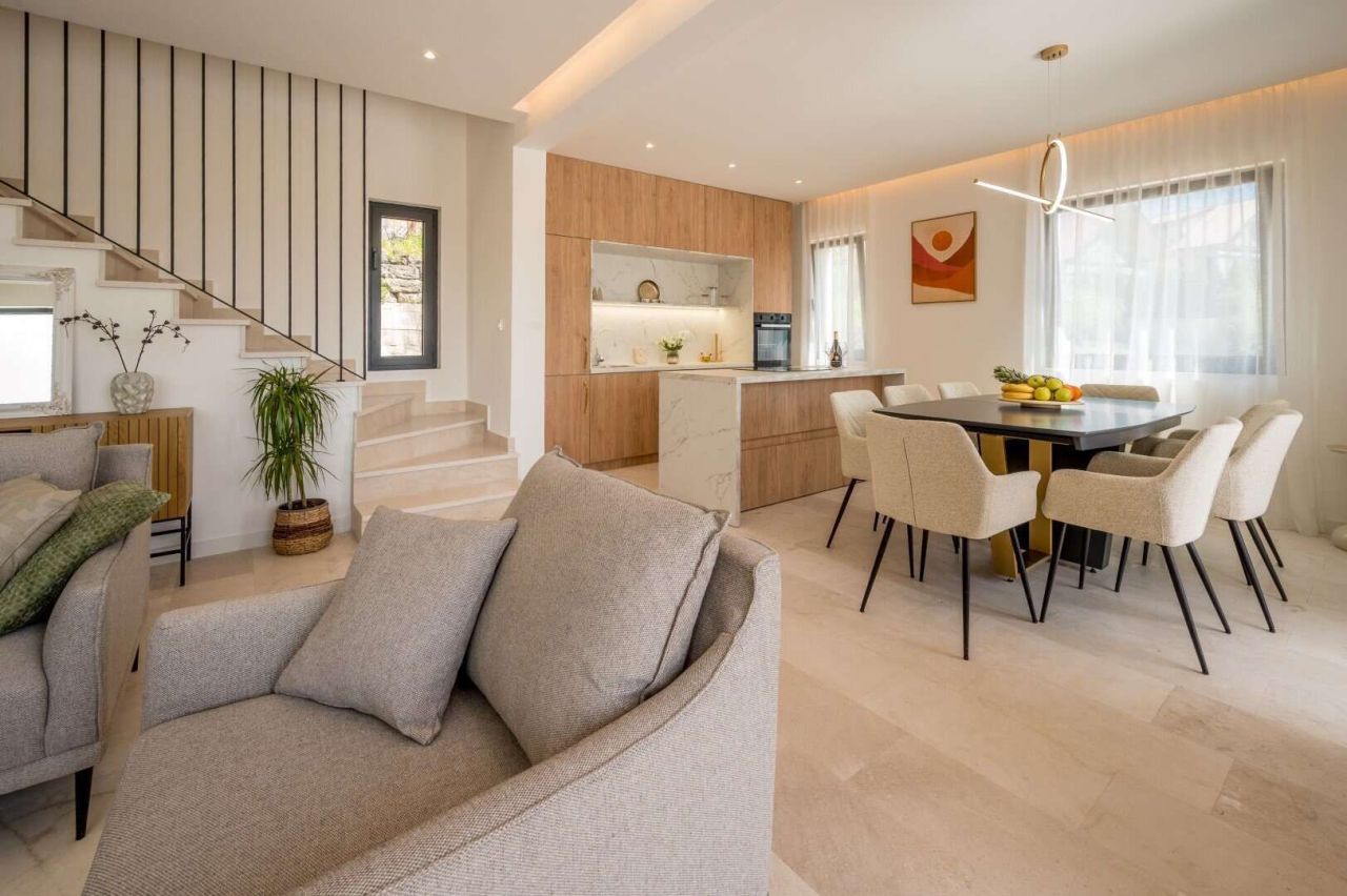 Дом в Тивате, Черногория, 250 м² - фото 12