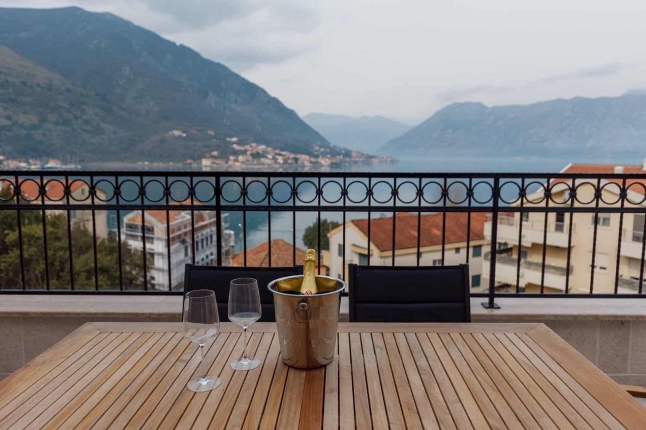 Апартаменты в Доброте, Черногория, 204 м² - фото 12