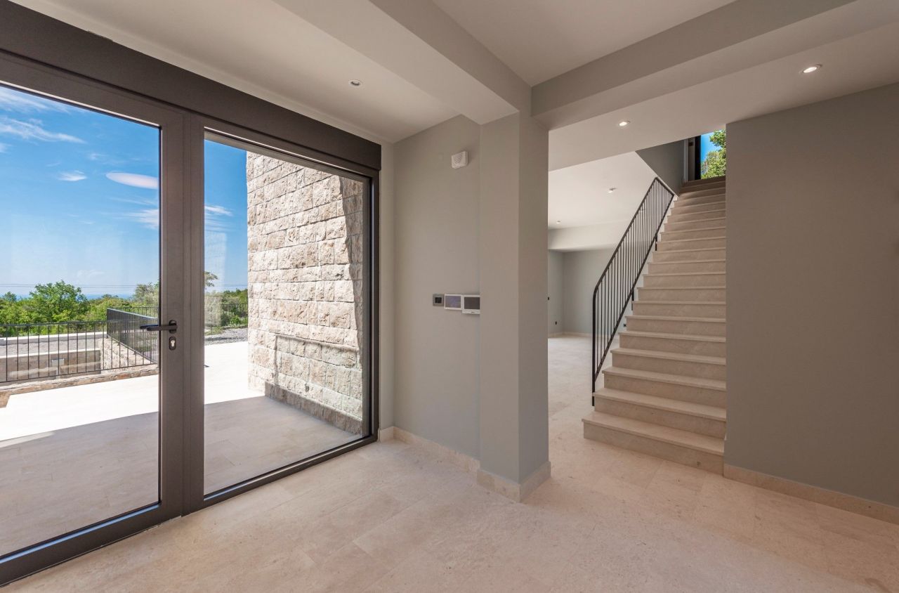 Вилла в Тивате, Черногория, 558 м² - фото 13