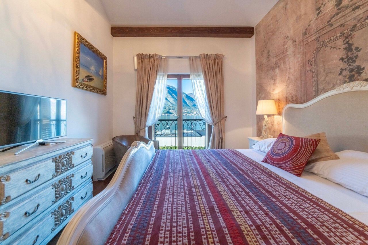 Вилла в Доброте, Черногория, 193 м² - фото 14